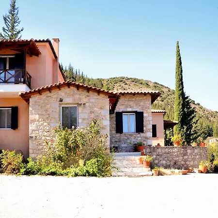 Elegant Stone Mansion In Historic Apartment *