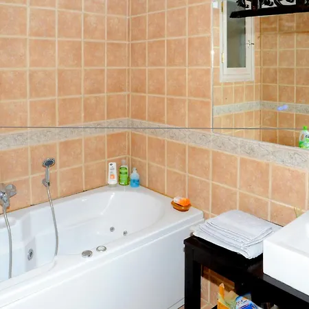 Apartman Elegant Stone Mansion In Historic *