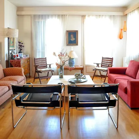 Elegant Stone Mansion In Historic Διαμέρισμα Μυστράς