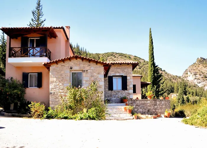 Elegant Stone Mansion In Historic Apartament *