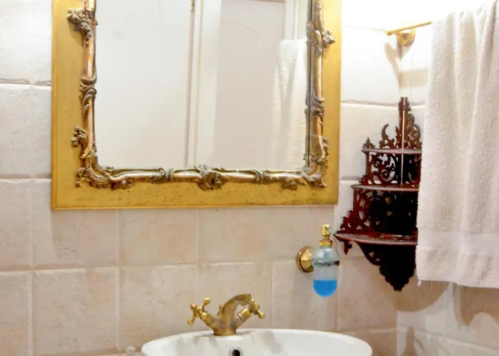 Elegant Stone Mansion In Historic Apartament *